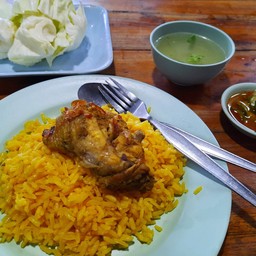 ราคาจานละ 40 ลาทเท่านั้นเอง