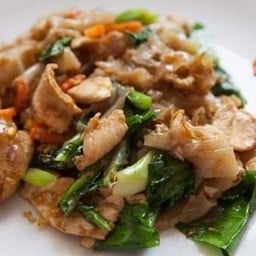 ข้าวแม่ป้าริมบุ่ง (อร่อยเกินร้อยให้น้อยทุกจาน)