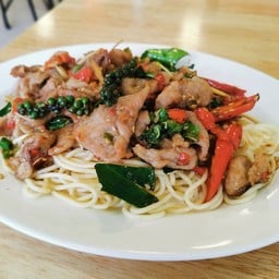 355CAFE’&ก๋วยจั๊บญวนอุบล หน้าตลาดสี่มุมเมือง