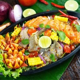 แซ่บกลางสวน  ร้านอาหารในโรงแรมอีสพาน่า