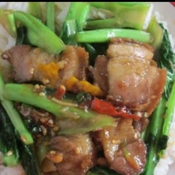 ข้าวราดคะน้า