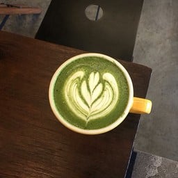 มัทฉะลาเต้ร้อน