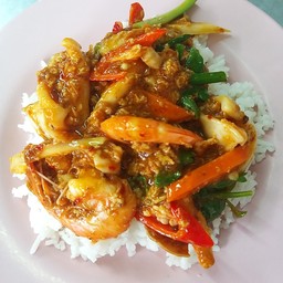 ผงกระหรี่ ราดข้าว