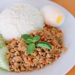 ข้าวหมูน้อยผัดตะไคร้ไข่ต้ม