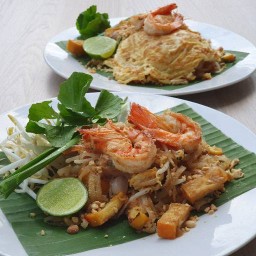 ผัดไทย การ์เด้น อร่อย อัมพวา