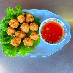 ลูกชิ้นกุ้งทอด