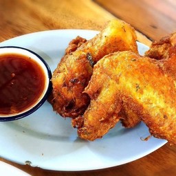 ปีกไก่ทอดสมุนไพร ปีกละ 25฿
