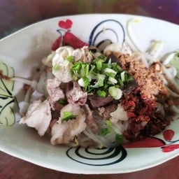 ก๋วยเตี๋ยวต้มยำบ้านยายเนิน