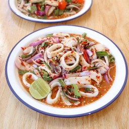 ยำปลาหมึกแซ่บซี๊ด