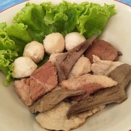 หมู + เครื่องในลวกจิ้ม