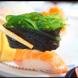 ยำสาหร่าย(ซูชิ)