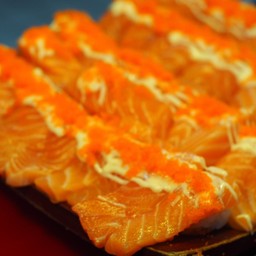 แซลม่อนสลัด