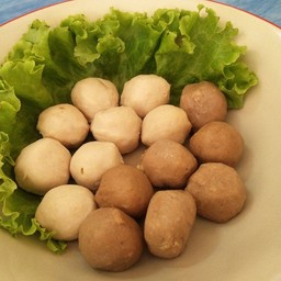ลูกชิ้นลวกจิ้ม