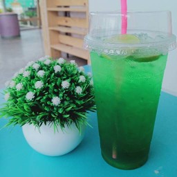 น้ำผลไม้ปั่นดูดดิ๊แอนด์คอฟฟี่ เอฟบีที