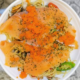 สปาเก็ตตี้แซลมอนรมควันไข่กุ้ง