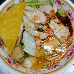 ร้านก๋วยเตี๋ยวชวนชื่น ราม102
