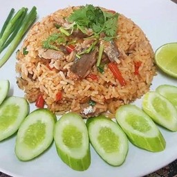 ข้าวผัดปลากระป๋อง