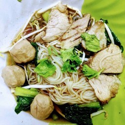 ก๋วยเตี๋ยวนิจุ๋มรสเด็ด