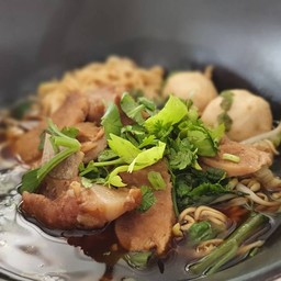 ก๋วยเตี๋ยวซุปเปอร์ตุ๋น