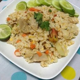 ข้าวผัดหมูยอ