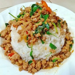 กระเพราหมูสับ