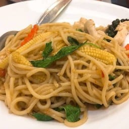 สปาเก็ตตี้ผัดขี้เมาไก่