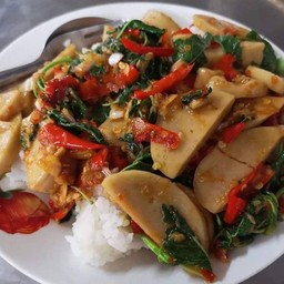 กระเพราหมูยอ