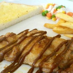 สเต็กหมูบาร์บีคิว ( หมูหมักเอง ซอสทำเอง)