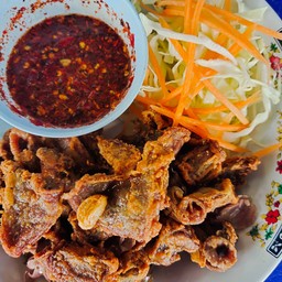 ไส้อ่อน ทอดกระเทียม