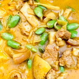 แกงหมูหน่อเหนียง