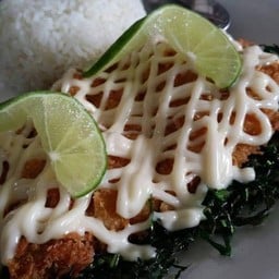 ข้าวไก่กรอบซอสมะนาว