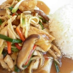 ข้าวปลาเจี๋ยนเส้นใหญ่