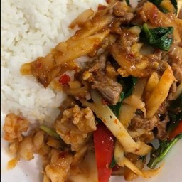 พริกแกงเนื้อหน่อไม้ดอง