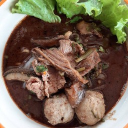 ก๋วยเตี๋ยวรวมเนื้อ