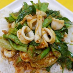 พริกแกงปลาหมึก