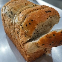 ขนมปังธัญพืชงา