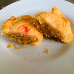 กะหรี่ปั๊บ ไส้เผือก