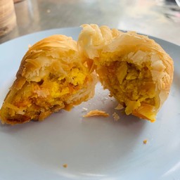 กะหรี่ปั๊บ ไส้ไก่