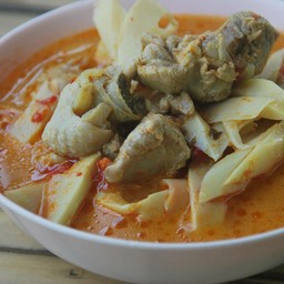 แกงหน่อไม้ไก่