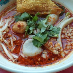 ก๋วยเตี๋ยวลูกชิ้นปลาอรุณี รังสิตคลองสาม(เจ้าแรก) สาขา2ตลาดลุงช้าง