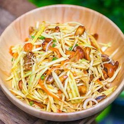 ยำมะม่วงปลากรอบ