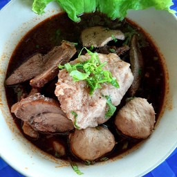 เกาเหลารวมทุกอย่าง (หมู+เนื้อ)