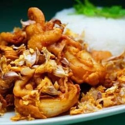 ปลาหมึกทอดกระเทียม