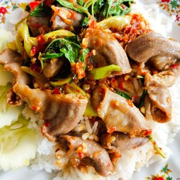 ผัดกระเพราไส้อ่อน