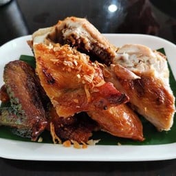 ไก่บ้านอิสานย่าง 1 ตัว