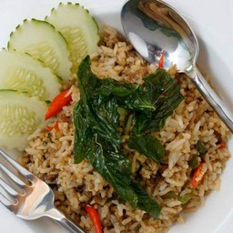 ข้าวผัดกระเพราคลุก