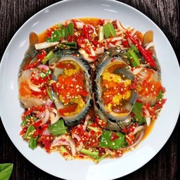 ยำปูไข่ดอง