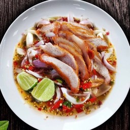 ยำหมูสามชั้นทอดกรอบ