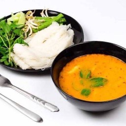 ขนมจีนน้ำยา ป้านอม THE CONNECT