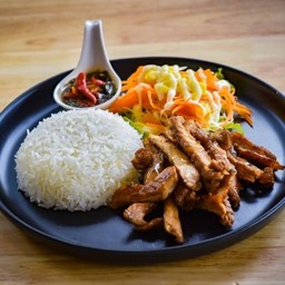 ข้าว กระเพราหมูย่าง